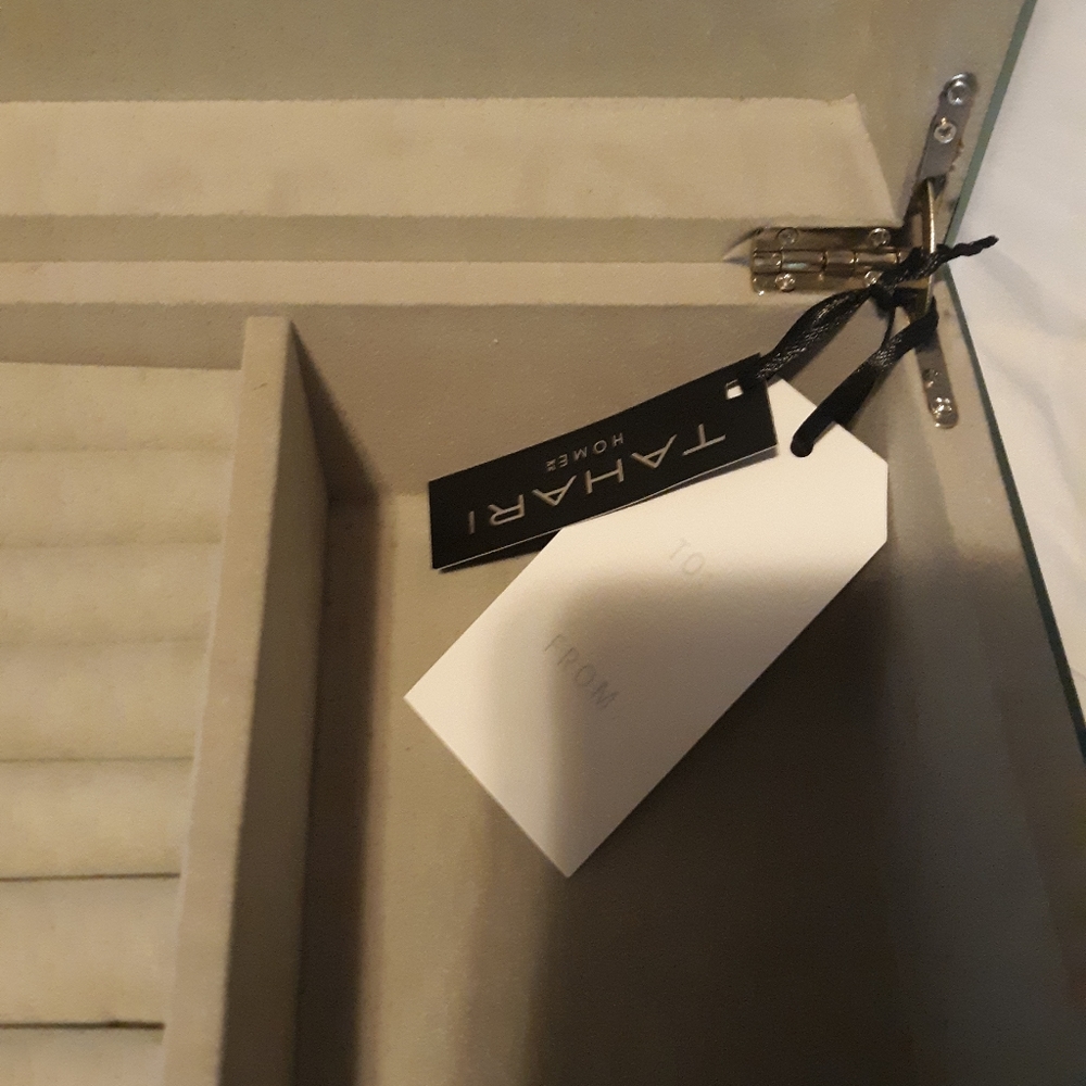 Jewelry box - Picture 2 of 4
